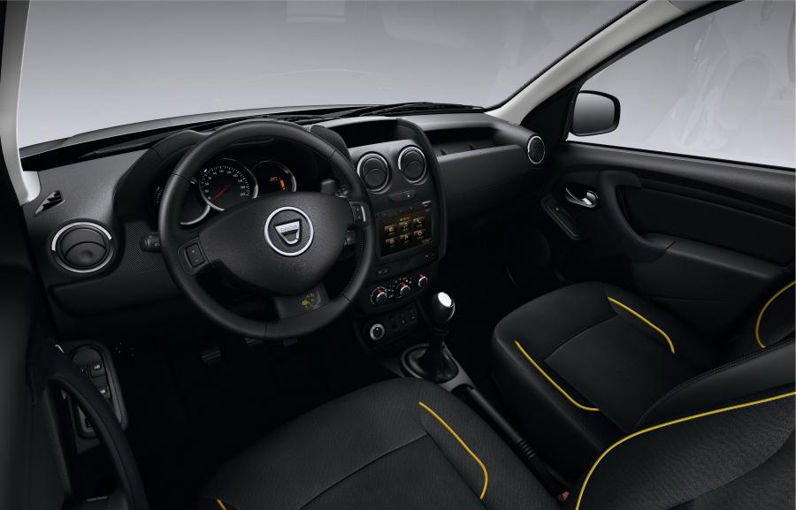 Интерьер Dacia Duster Air 2014 года  (фото 4 из 6)